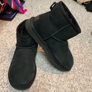 UGG black Shorty boots, size 7 in great shape.